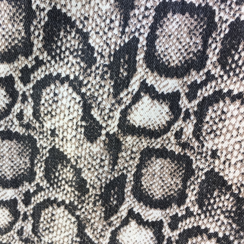 NWT Good American Good Legs Snake Print Jean Black Cream 2 - Picture 4 of 13